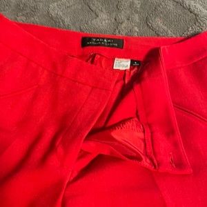 Tahari, Size 6, Red Pant, Like New Condition